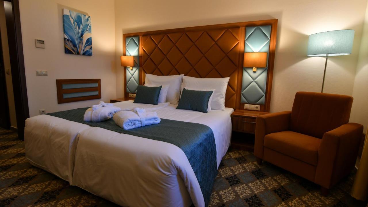 Wellness Hotel Gyula Ngoại thất bức ảnh
