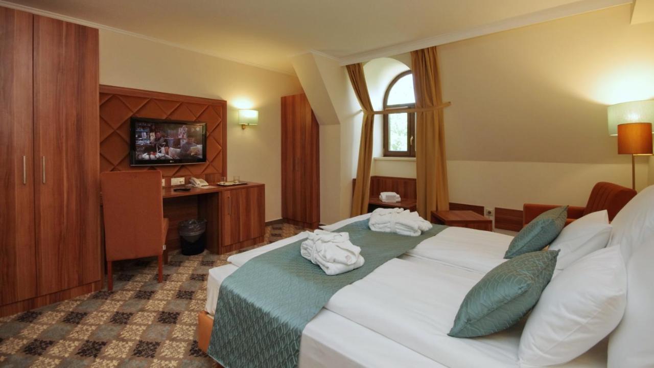 Wellness Hotel Gyula Ngoại thất bức ảnh