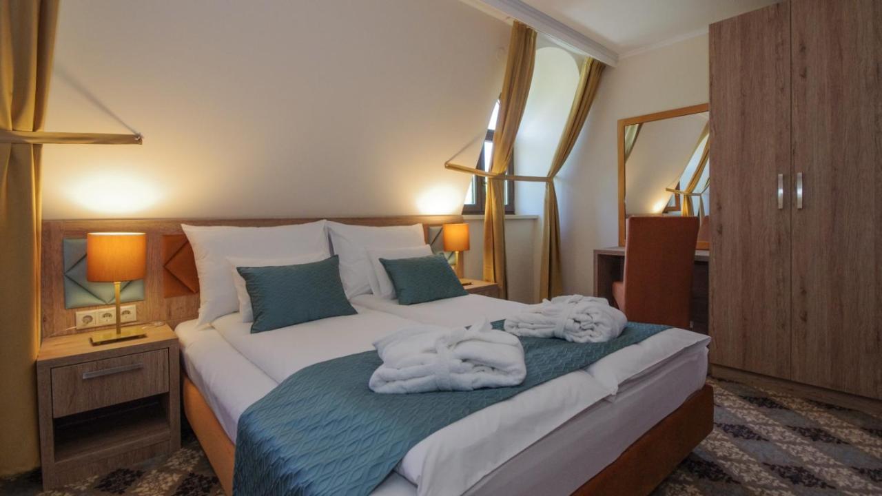 Wellness Hotel Gyula Ngoại thất bức ảnh