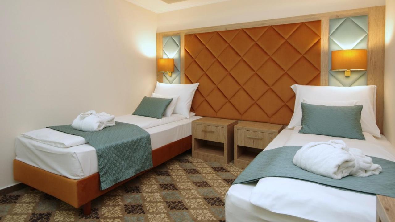 Wellness Hotel Gyula Ngoại thất bức ảnh