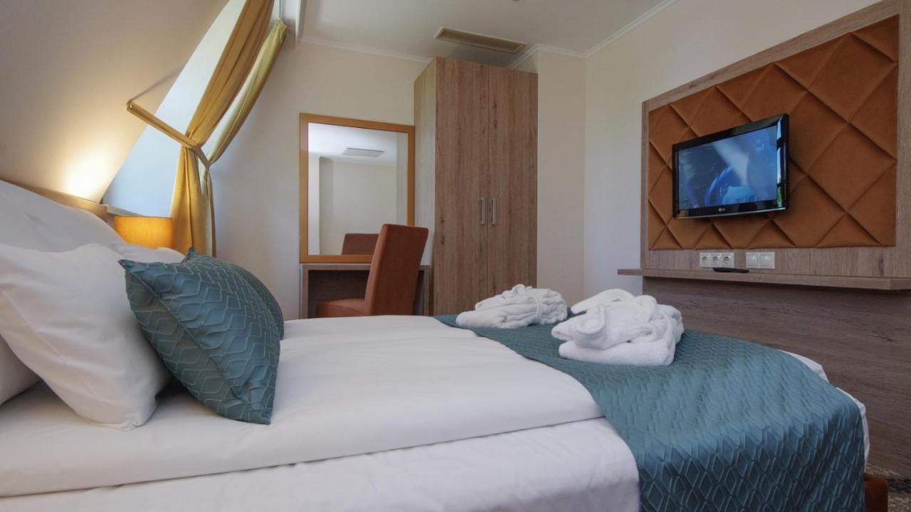 Wellness Hotel Gyula Ngoại thất bức ảnh