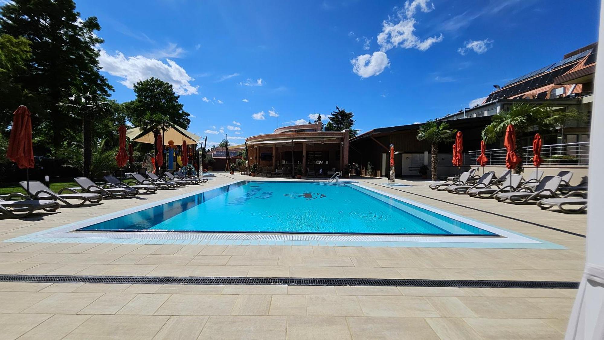 Wellness Hotel Gyula Ngoại thất bức ảnh