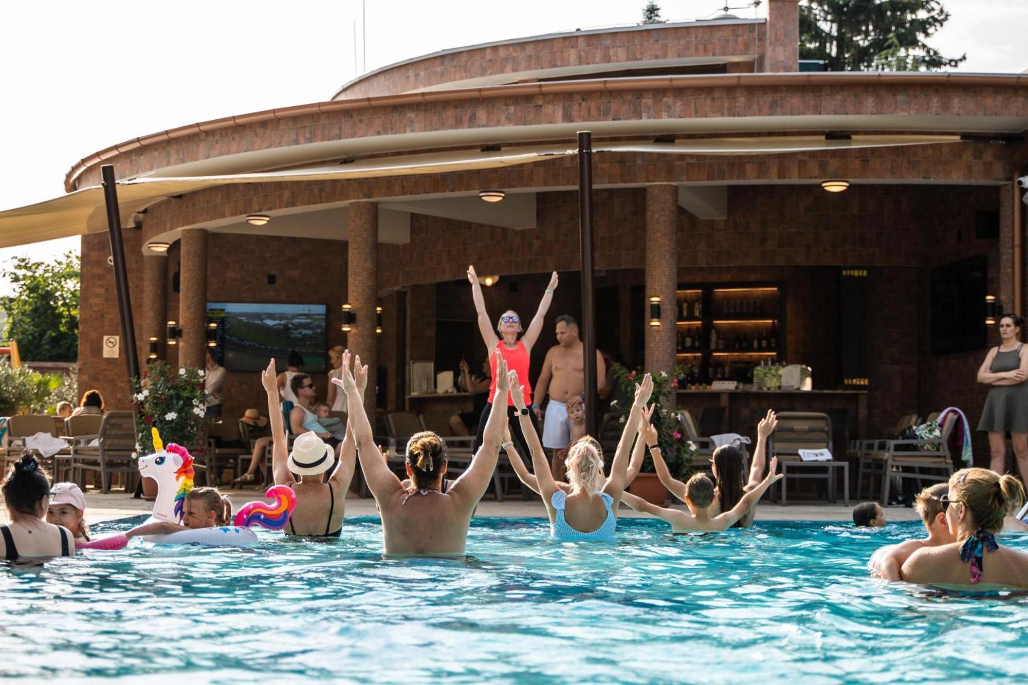Wellness Hotel Gyula Ngoại thất bức ảnh
