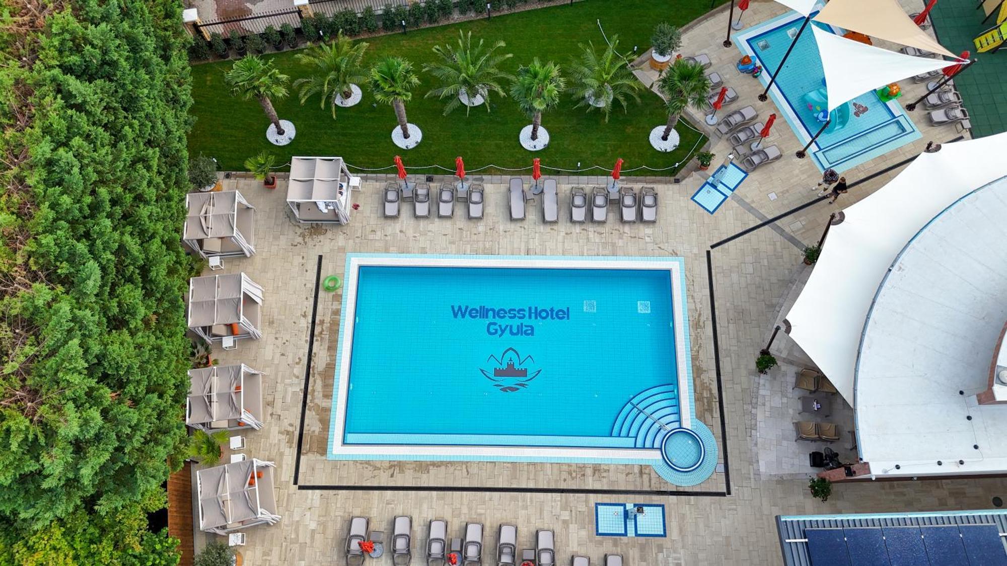 Wellness Hotel Gyula Ngoại thất bức ảnh