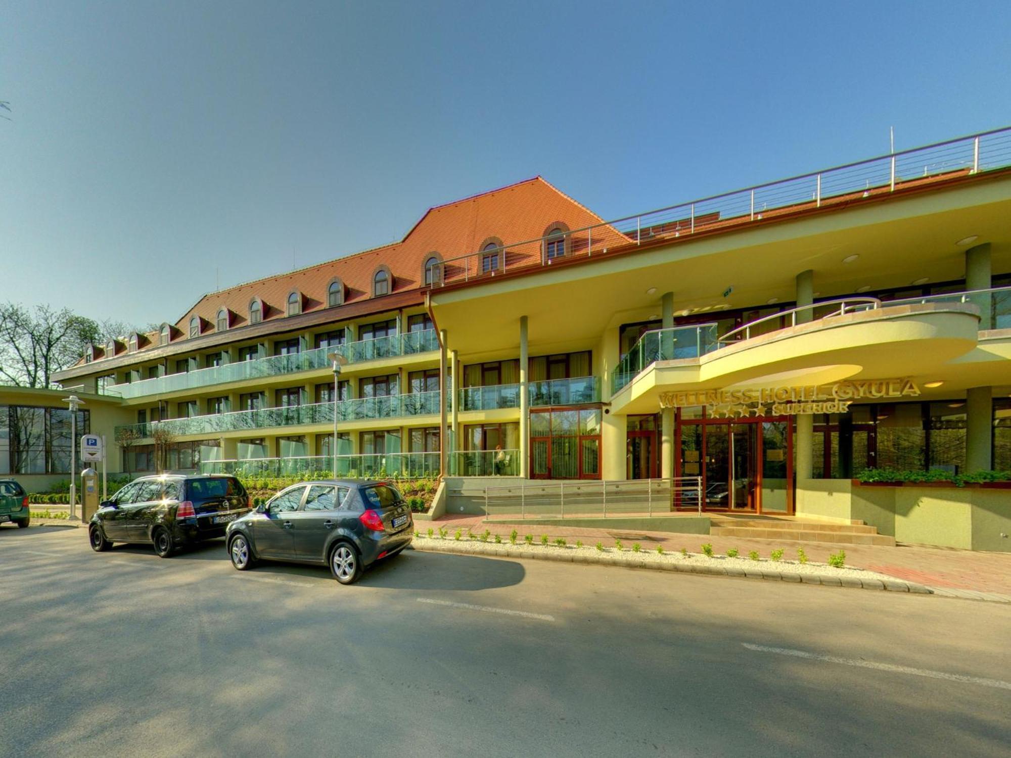 Wellness Hotel Gyula Ngoại thất bức ảnh