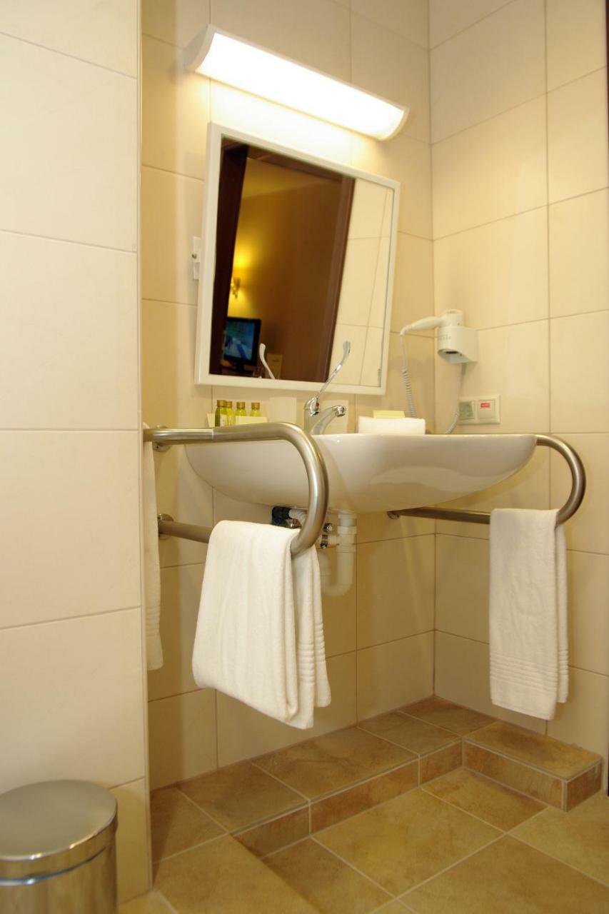 Wellness Hotel Gyula Ngoại thất bức ảnh